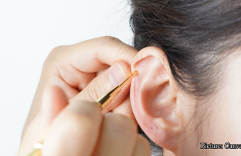 Health & Wellness Americans are ‘Doomscrolling’ at Bedtime Prioritizing Screen Time Over Sleep (1)