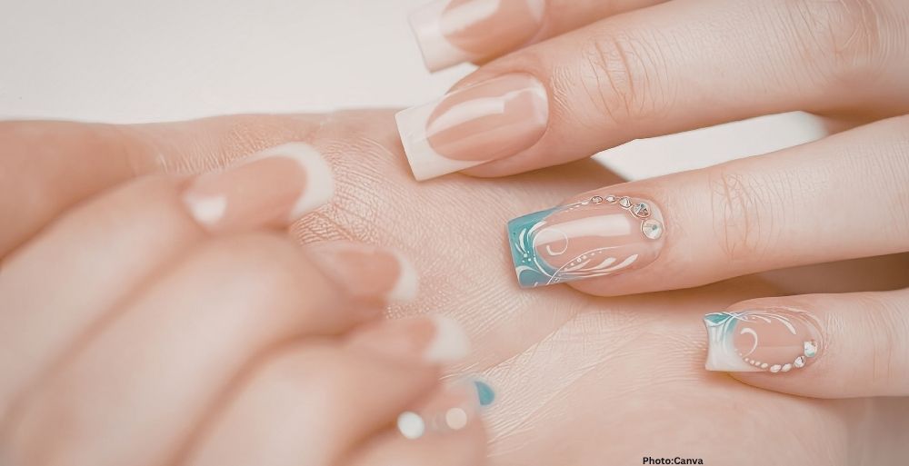 Photo College Student Develops Prototype Nail Polish to Enable Touch Screen Functionality for Long Fingernails