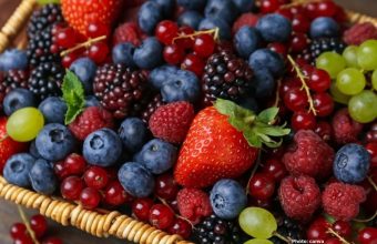 Photo Exploring the Role of Fruits in Zinc Intake A Nutritional Perspective