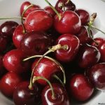 Photo Registered Dietitians Recommend Pistachios and Tart Cherries as Healthy Late Night Snack