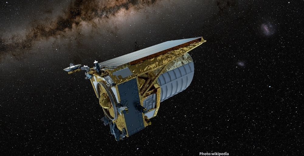 Euclid Spacecraft Captures Largest Image of Milky Way's Galactic Bulge Aiding Exoplanet Research