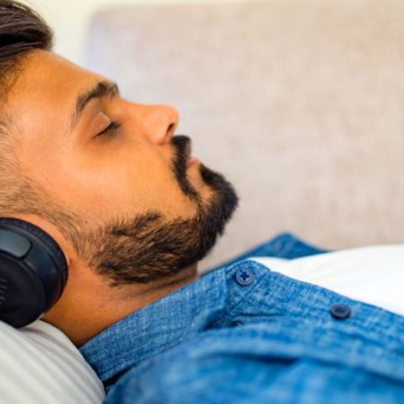GNN Study Reveals Impact of Random Sounds on Memory Consolidation During Sleep
