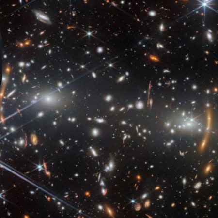 GNN Hubble and James Webb Space Telescopes Collaborate to Capture Stunning Image of Black Eye Galaxy